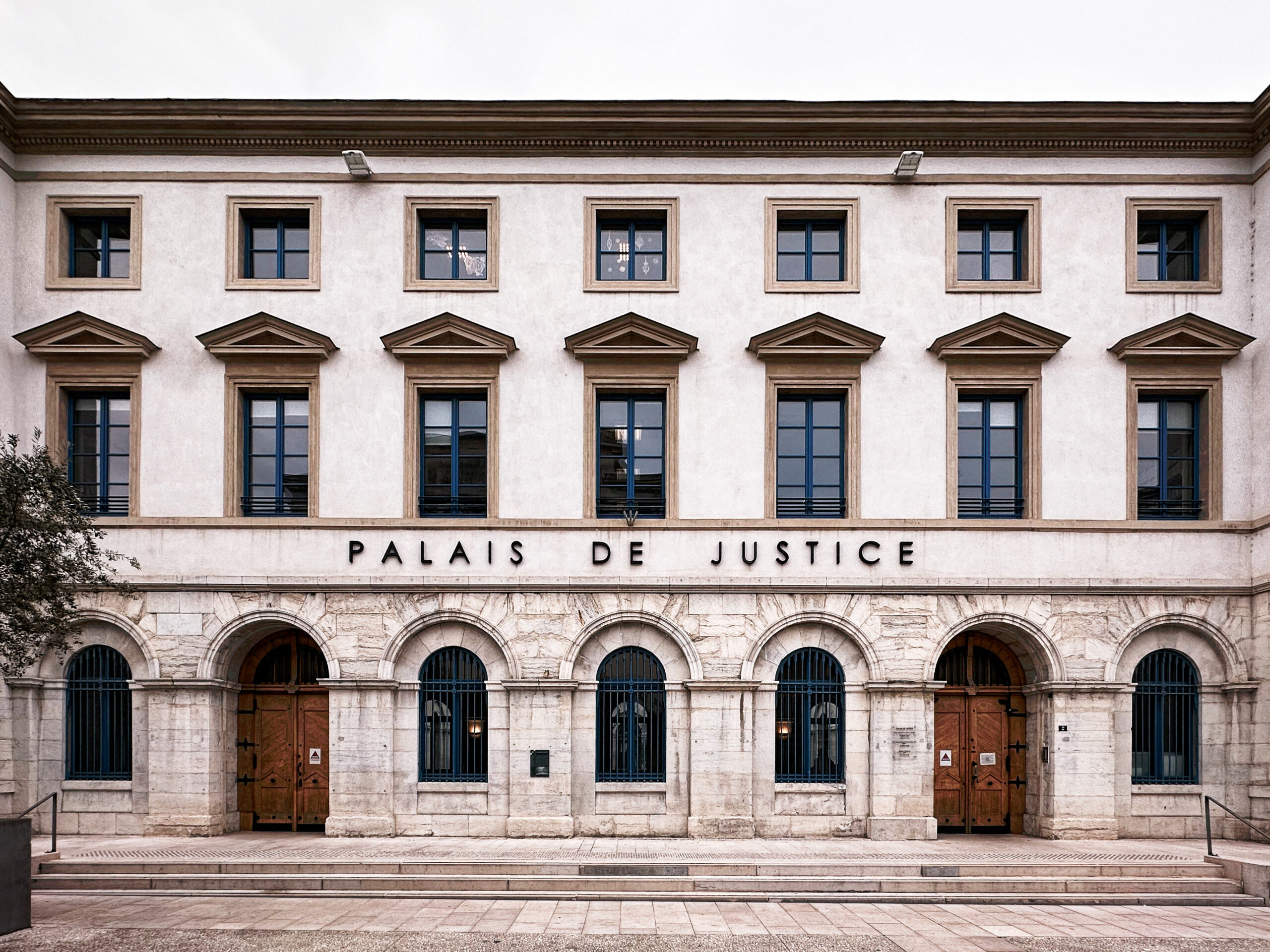 avocat tribunal valence