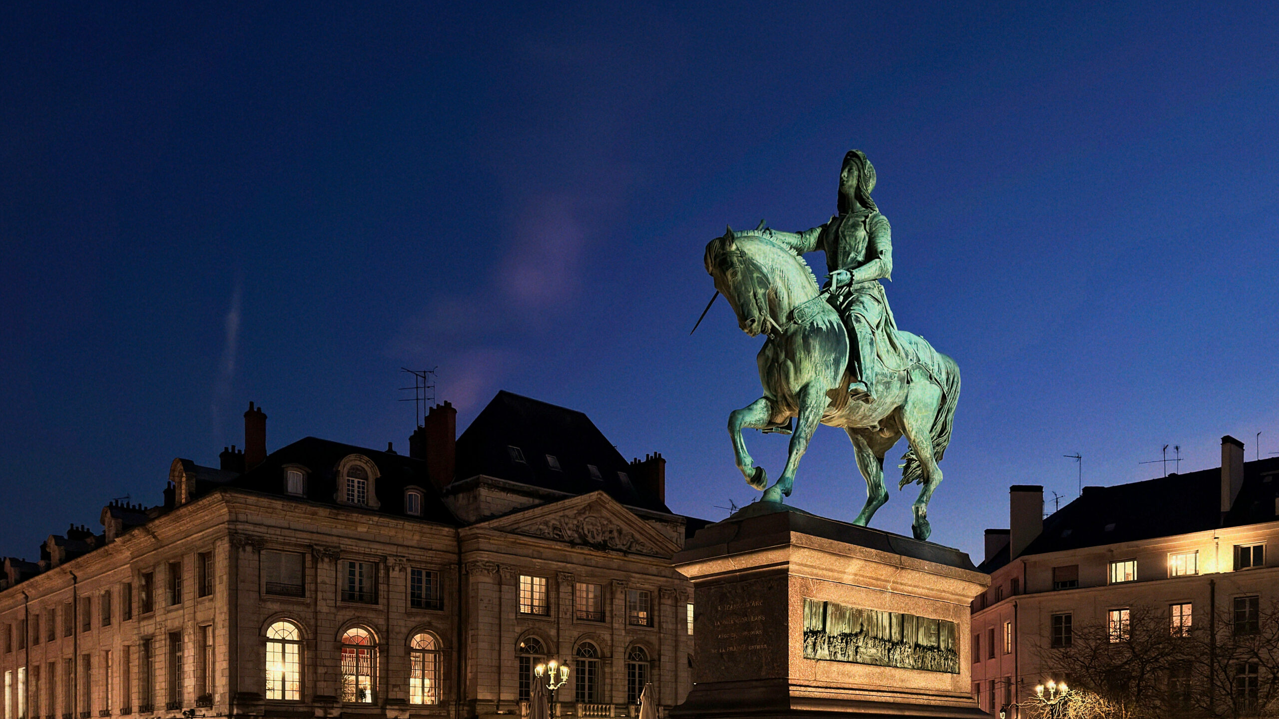 statue jeanne d'arc orléans