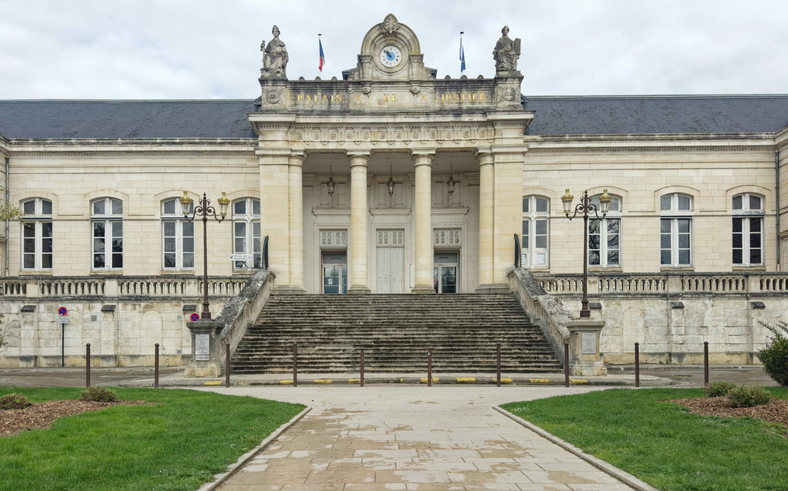 palais de justice auxerre